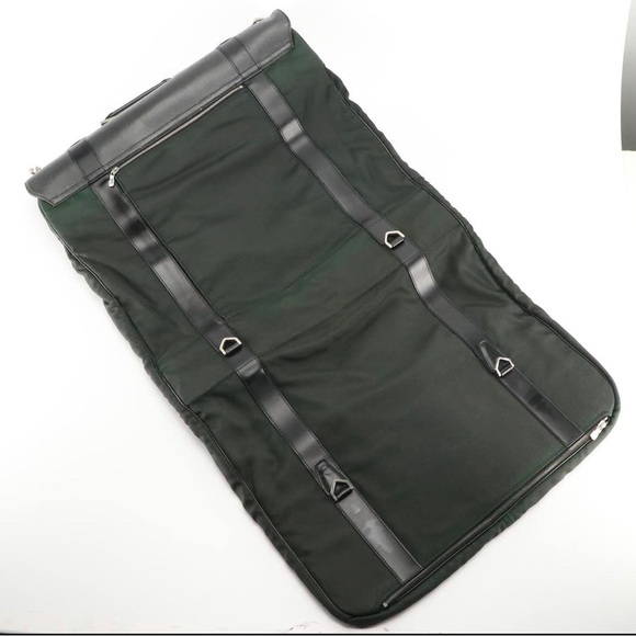 Louis Vuitton Taiga Gibeciere Garment Bag 💼 - Picture 3 of 12